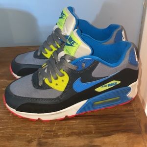 NIKE AIR MAX